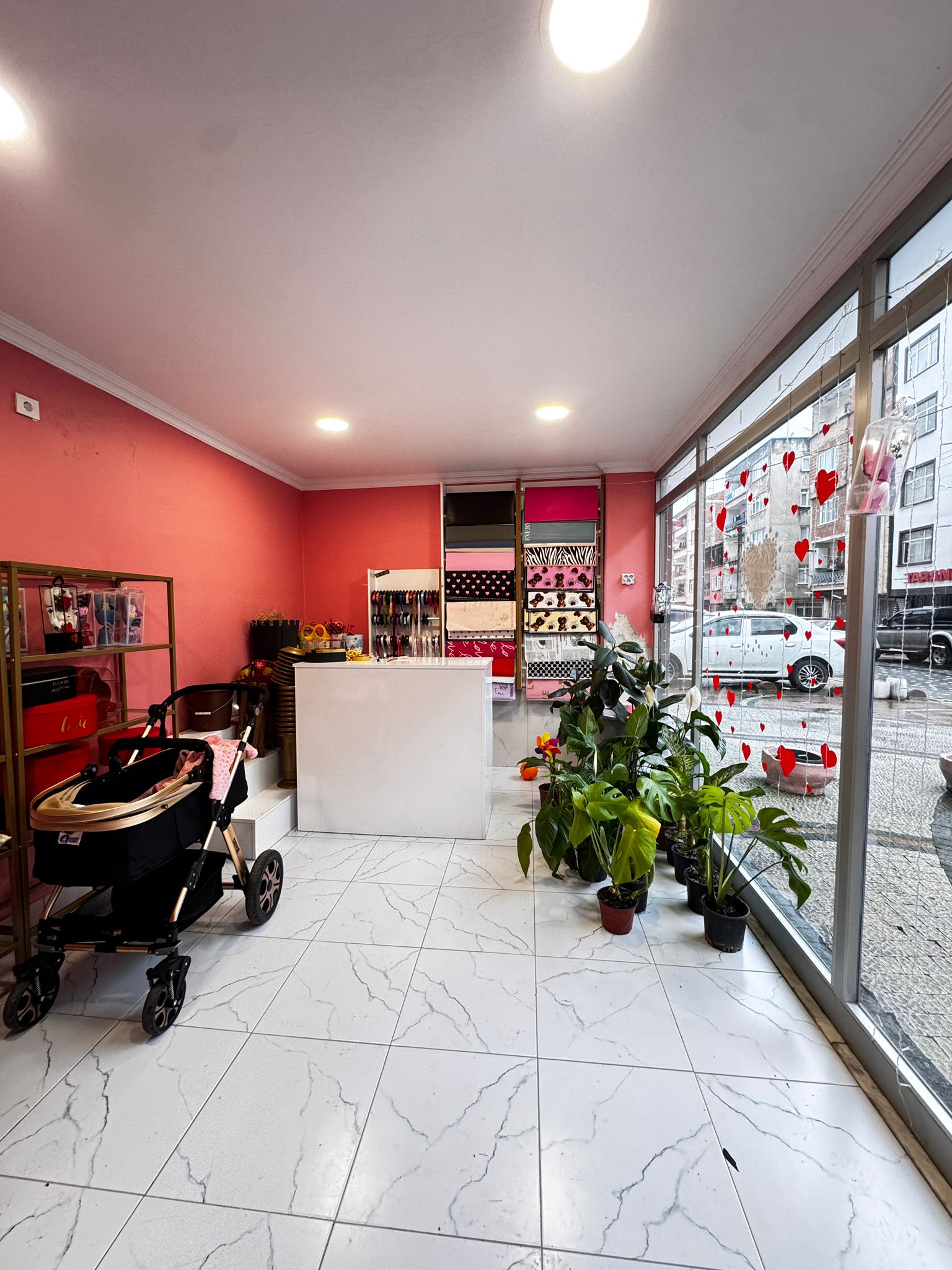 MABEL'DEN MERKEZDE SAĞLIK OCAĞI KARŞISINDA EMSALSİZ 280M2 DÜKKAN